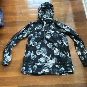 Lululemon Wind Breaker Size M
